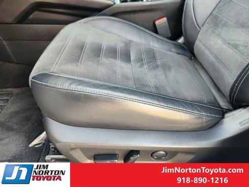 Used 2023 Mitsubishi Outlander SE Black Edition image 25