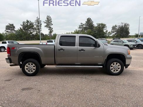 Used 2014 GMC Sierra 2500 SLE w/ SLE Preferred Package AWD/4WD image 7
