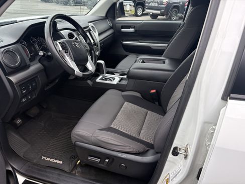 Used 2016 Toyota Tundra SR5 image 3
