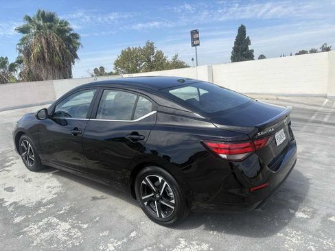 Used 2025 Nissan Sentra SV FWD image 9