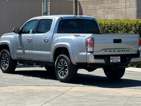 Used 2020 Toyota Tacoma TRD Sport w/ Technology Package RWD image 6