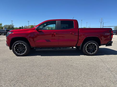 Used 2026 Chevrolet Colorado Z71 w/ Technology Package AWD/4WD image 2
