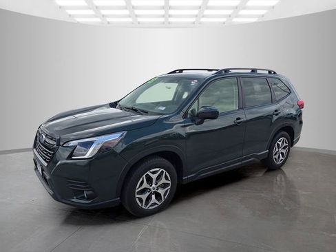 Used 2023 Subaru Forester Premium AWD/4WD image 5