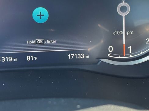 Used 2025 Genesis G70 2.5T image 40