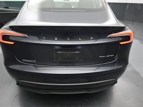 Used 2025 Tesla Model 3 Long Range image 23