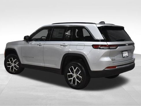 New 2025 Jeep Grand Cherokee Limited image 7