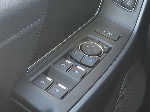 New 2025 Ford F250 Lariat w/ Chrome Package image 26