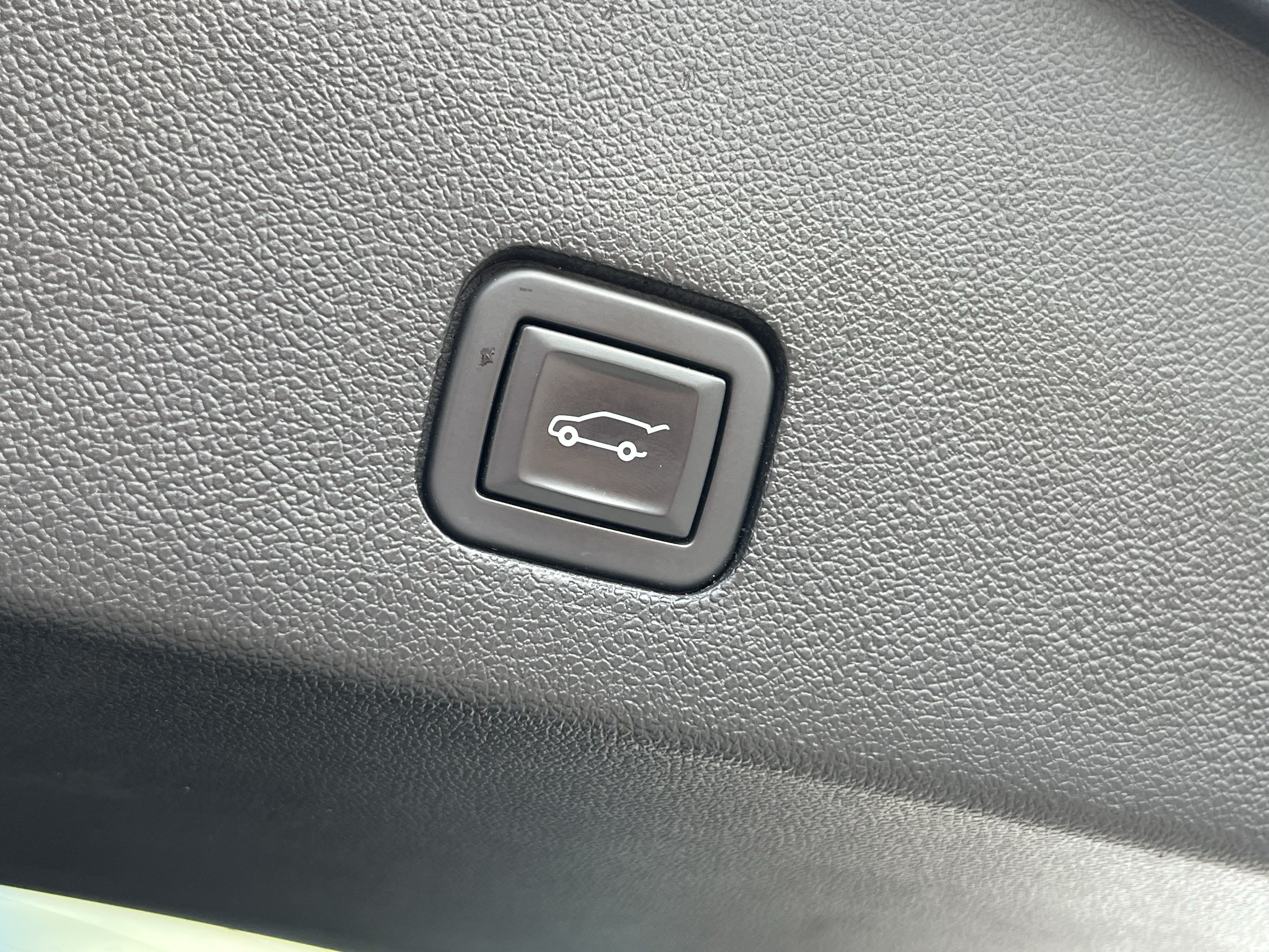 Used 2020 Cadillac XT6 Sport w/ LPO, Floor Liner Package AWD/4WD image 8