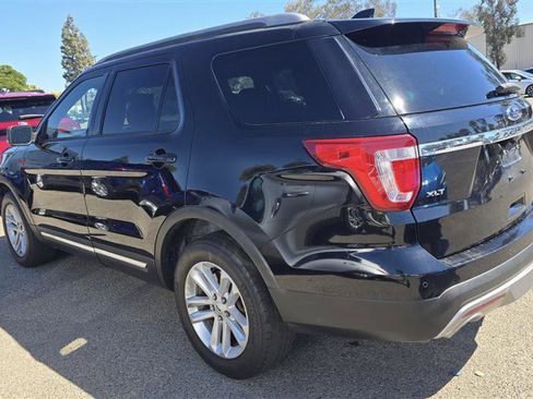 Used 2016 Ford Explorer XLT w/ Equipment Group 202A image 6