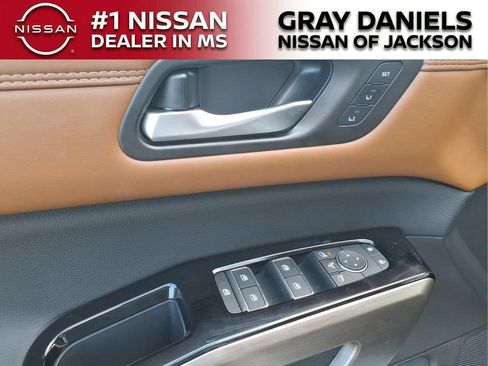 Certified 2025 Nissan Pathfinder Platinum w/ Cargo Package FWD image 13