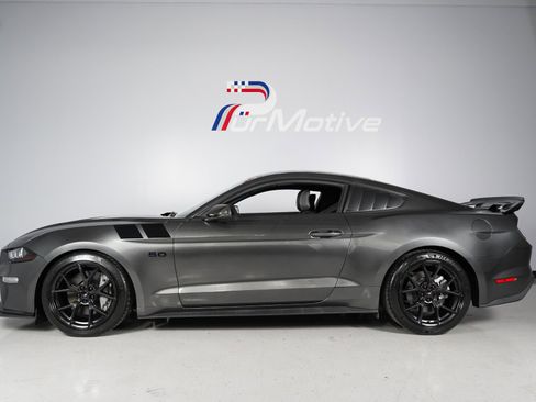 Used 2018 Ford Mustang GT Premium w/ Black Accent Package RWD image 4