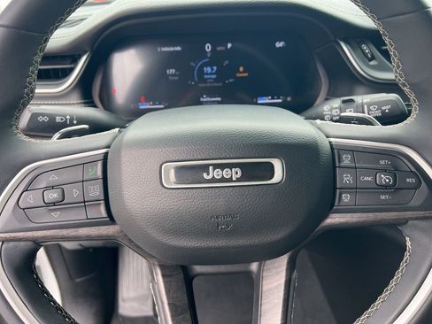 Used 2023 Jeep Grand Cherokee L Limited w/ Luxury Tech Group II AWD/4WD image 14