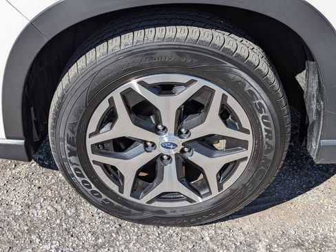 Used 2023 Subaru Forester Premium image 11