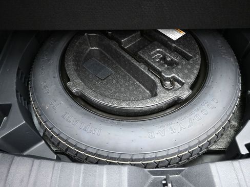 Certified 2024 Toyota Corolla Cross L image 22