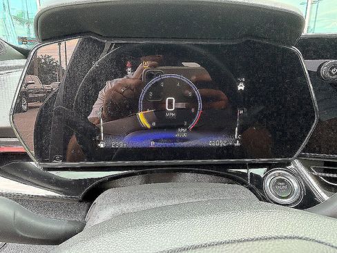 Used 2025 Chevrolet Trax RS w/ Driver Confidence Package FWD image 58