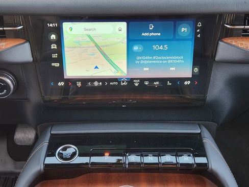 Used 2025 Lincoln Navigator Black Label image 18