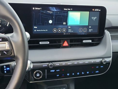 Certified 2025 Hyundai Ioniq 5 SE image 10