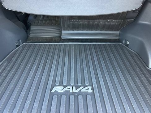 Used 2025 Toyota RAV4 XLE w/ Convenience Package AWD/4WD image 12