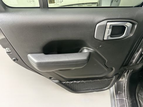 Used 2024 Jeep Wrangler Willys image 24