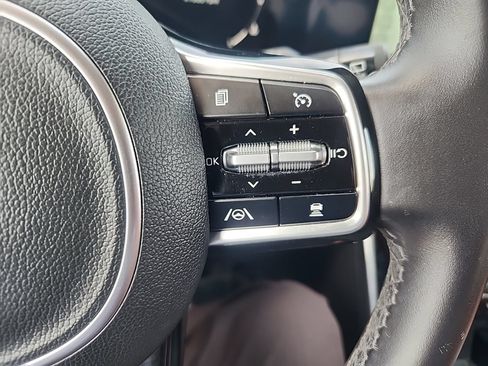 Used 2024 Kia Carnival SX FWD image 21