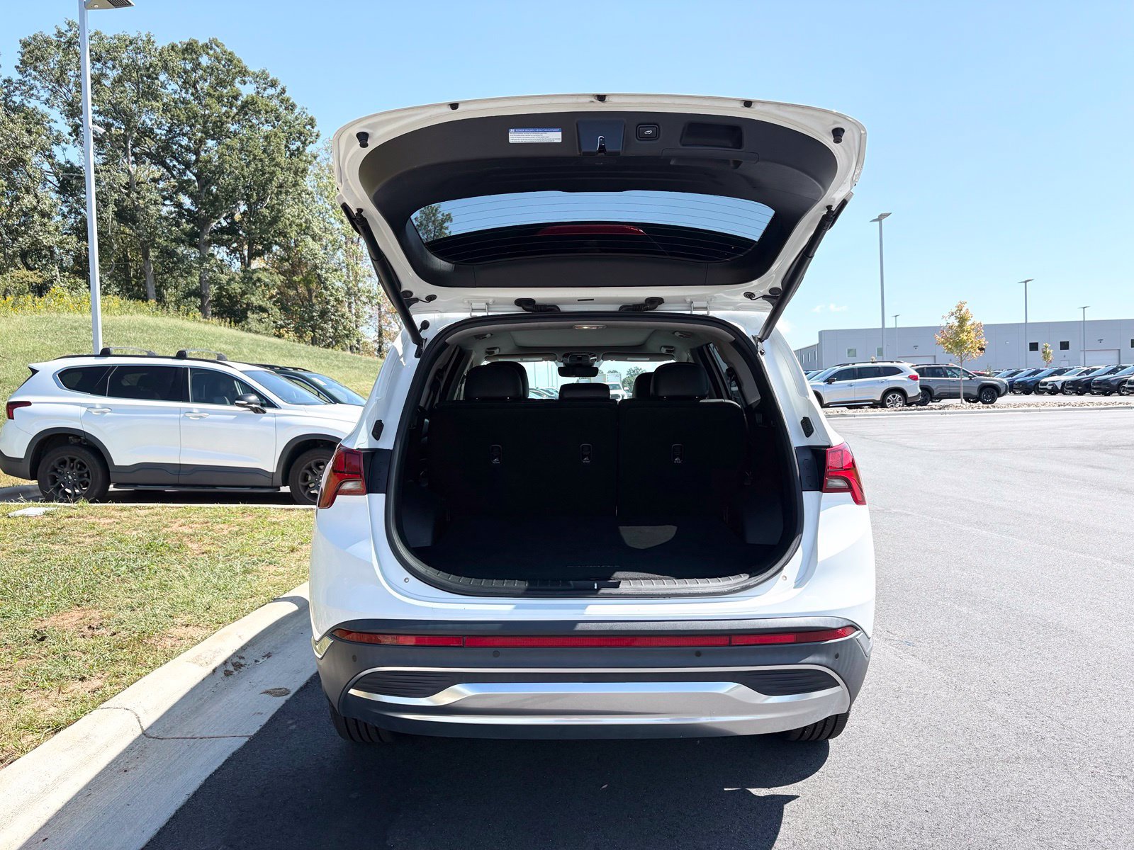 Used 2023 Hyundai Santa Fe Limited AWD/4WD image 11