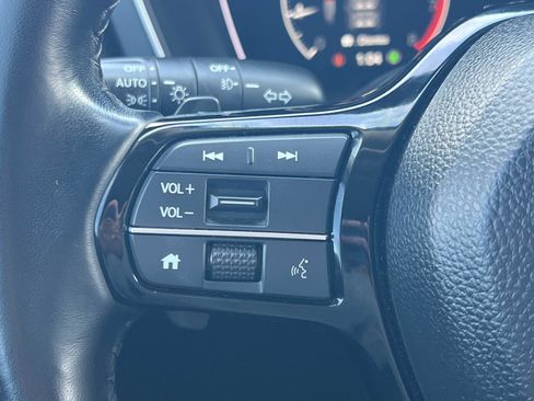 Used 2024 Honda Pilot Touring image 9