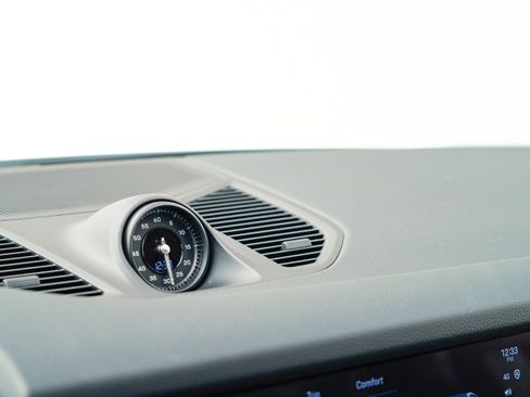 New 2026 Porsche Cayenne E-Hybrid Coupe image 28