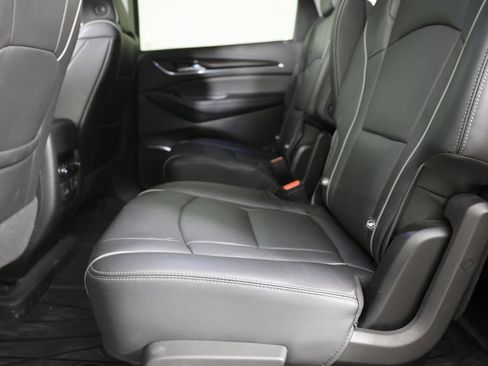 Used 2021 Buick Enclave Avenir w/ Avenir Technology Package image 2