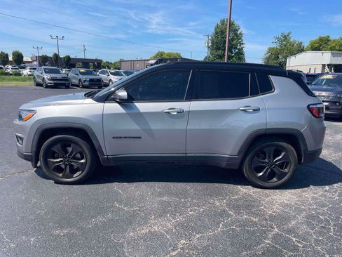 Used 2020 Jeep Compass Latitude FWD image 4