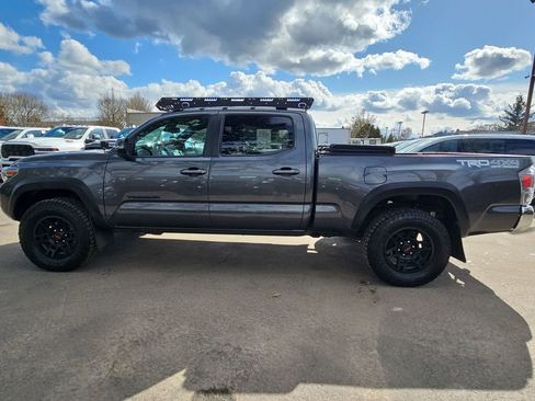 Used 2021 Toyota Tacoma TRD Off-Road image 4