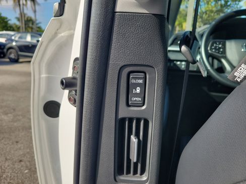Used 2024 Honda Odyssey EX-L image 11