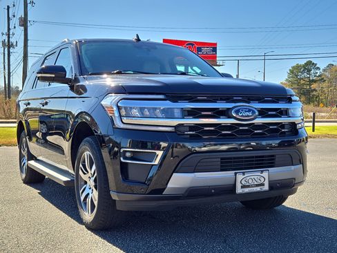 Certified 2024 Ford Expedition Limited image 4