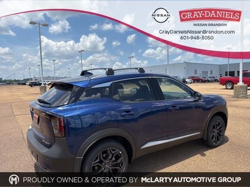 New 2025 Nissan Kicks SR image 4