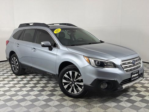 Used 2017 Subaru Outback 2.5i Limited image 2