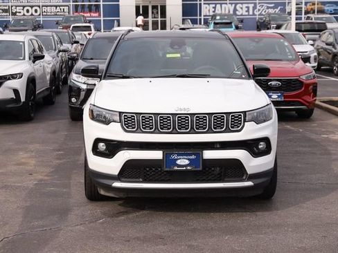 Used 2025 Jeep Compass Limited AWD/4WD image 4