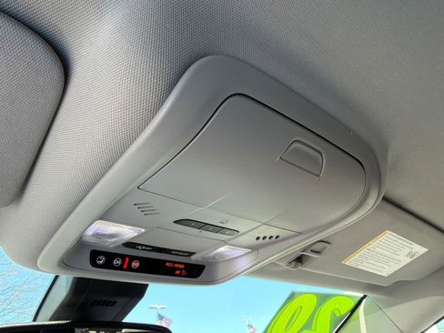 Used 2020 GMC Terrain SLT w/ Preferred Package image 34