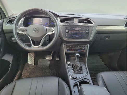 Used 2023 Volkswagen Tiguan SE AWD/4WD image 10