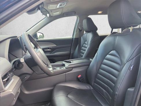 Certified 2025 Toyota Grand Highlander FWD image 18