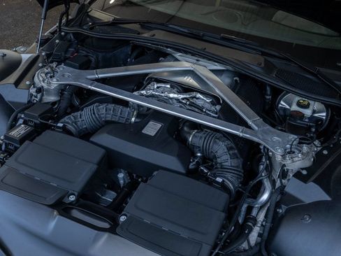 Used 2022 Aston Martin V8 Vantage Roadster RWD image 27