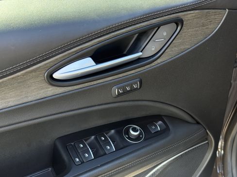 Used 2019 Alfa Romeo Stelvio Ti Lusso w/ Quick Order Package 22X Lusso image 28