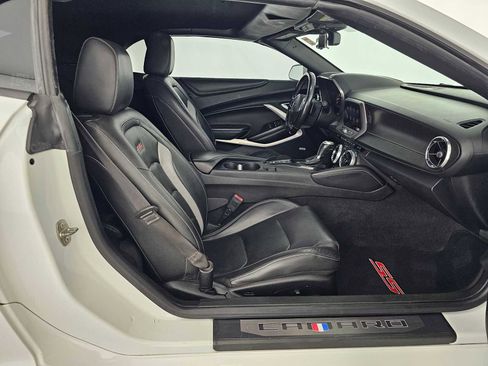 Used 2019 Chevrolet Camaro SS RWD image 10