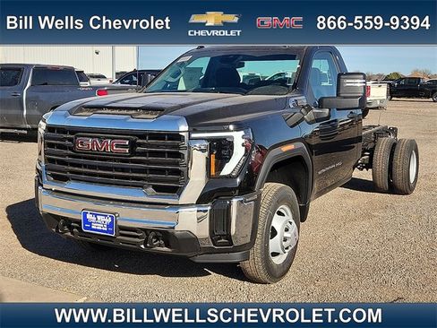 New 2026 GMC Sierra 3500 Pro image 1