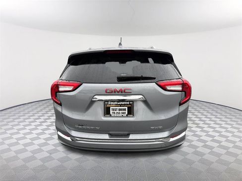 Used 2024 GMC Terrain Denali w/ Denali Premium Package image 6