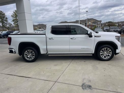 Used 2022 GMC Sierra 1500 Denali image 5