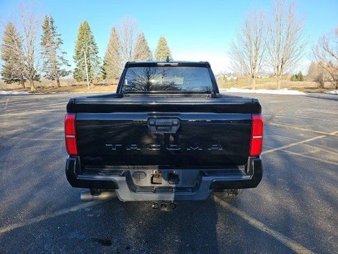 Used 2024 Toyota Tacoma TRD Off-Road image 5