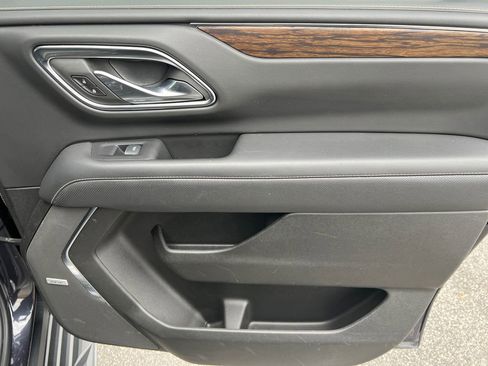 Used 2024 Chevrolet Suburban Premier image 21