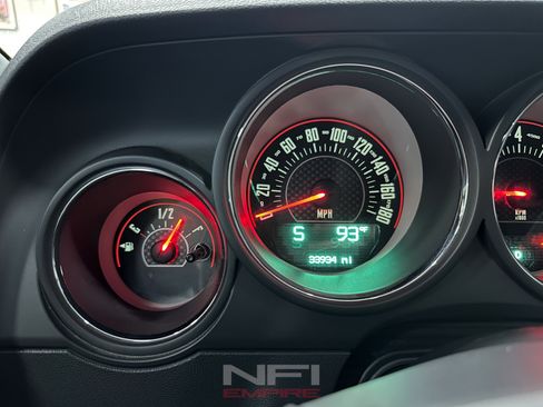 Used 2009 Dodge Challenger SRT8 w/ SRT Option Group II RWD image 27