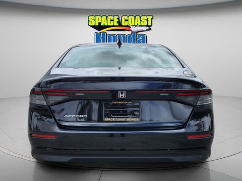 Used 2025 Honda Accord LX image 8