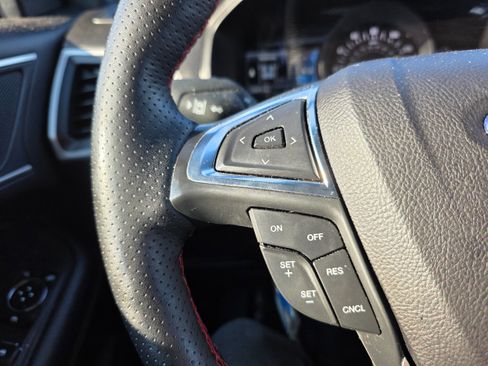 Certified 2023 Ford Edge ST-Line image 11