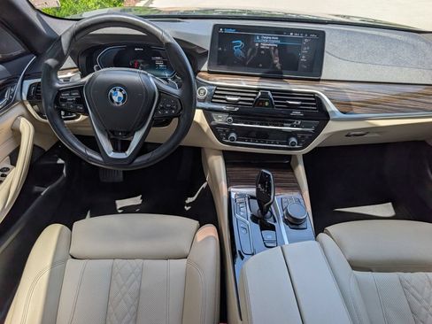 Used 2023 BMW 530e RWD image 11